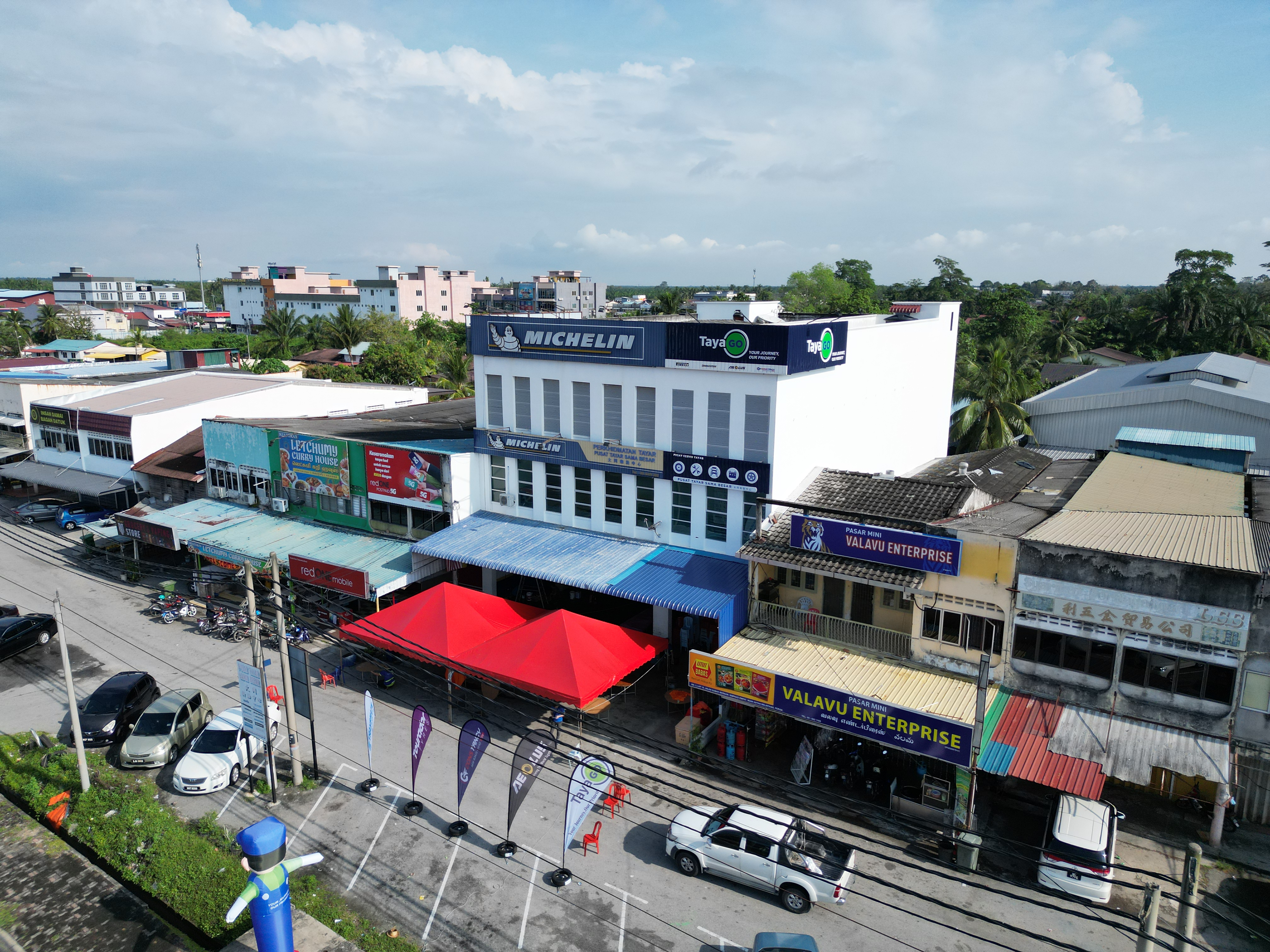 Pusat Tayar Sama Besar